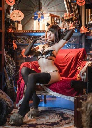 在厨房里征服美艳老师视频