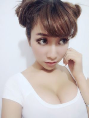 你对着摄像头c自己给我看