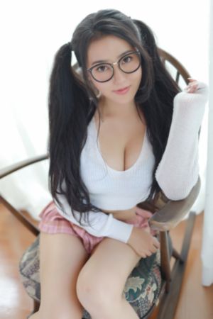 年轻的秘书3在线观看