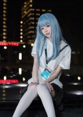 被部下侵犯的女社长bd