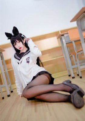 美女露出让男生揉的
